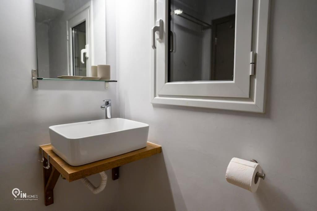 Apartment Titanic On The Plaka